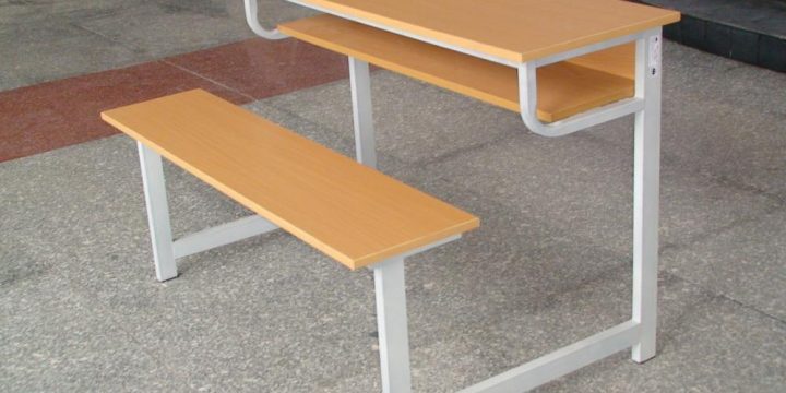 Đóng bàn ghế học sinh