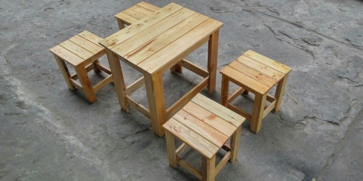 bộ bàn ghế gỗ giá bao nhiêu